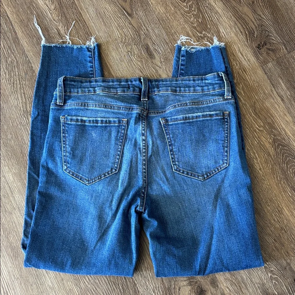 Eunina Distressed Kitty Lowrise skinny crop - Picture 5 of 5